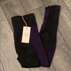 Fabletics/Demi Lovato seamless yoga pants